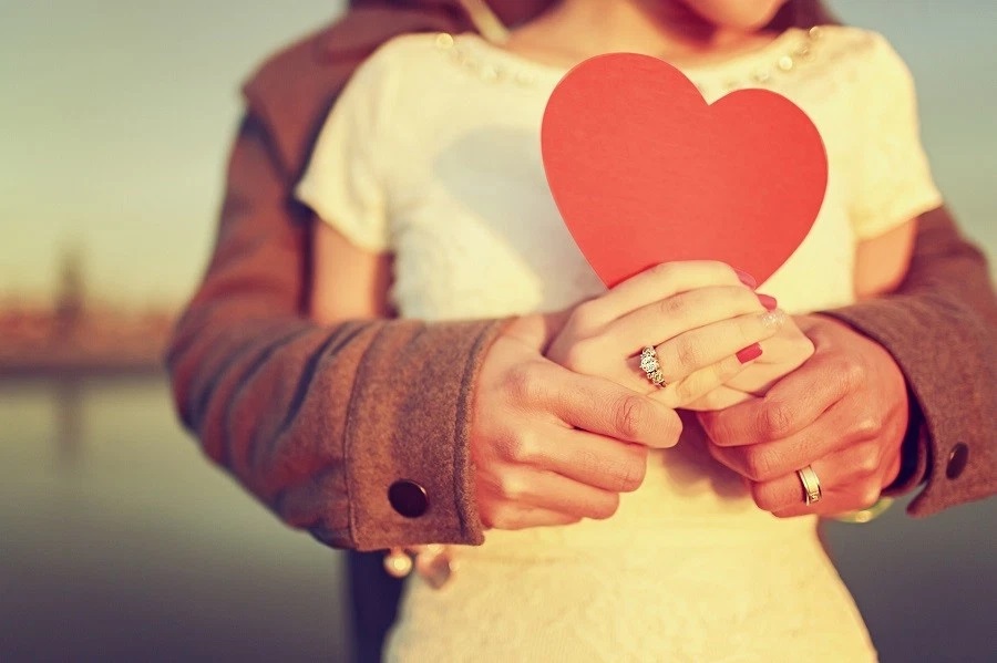“… “el amor no vive donde vive la desconfianza”.…” 