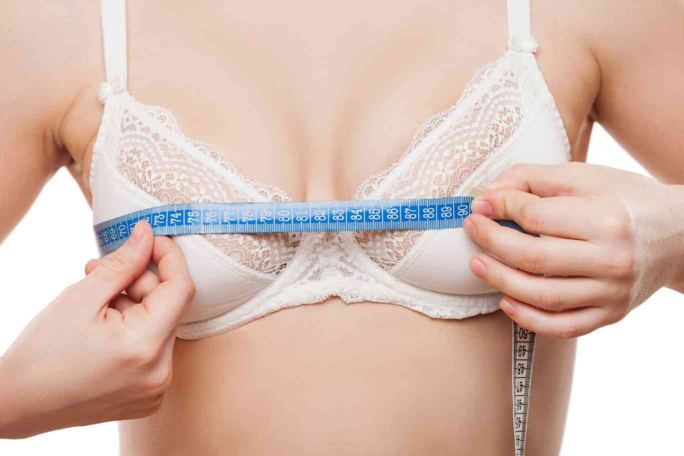 MI HIJA TIENE UN PECHO MUCHO MÁS GRANDE